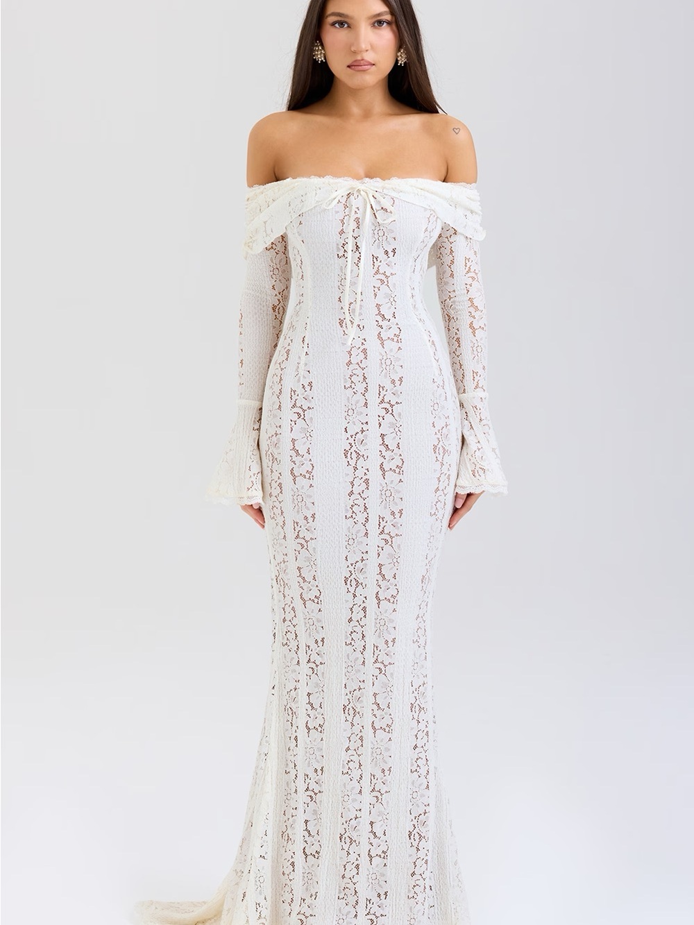 House of Cb BELLE
Vintage Cream Floral Lace Off Shoulder Maxi Dress - Picture 5 of 7